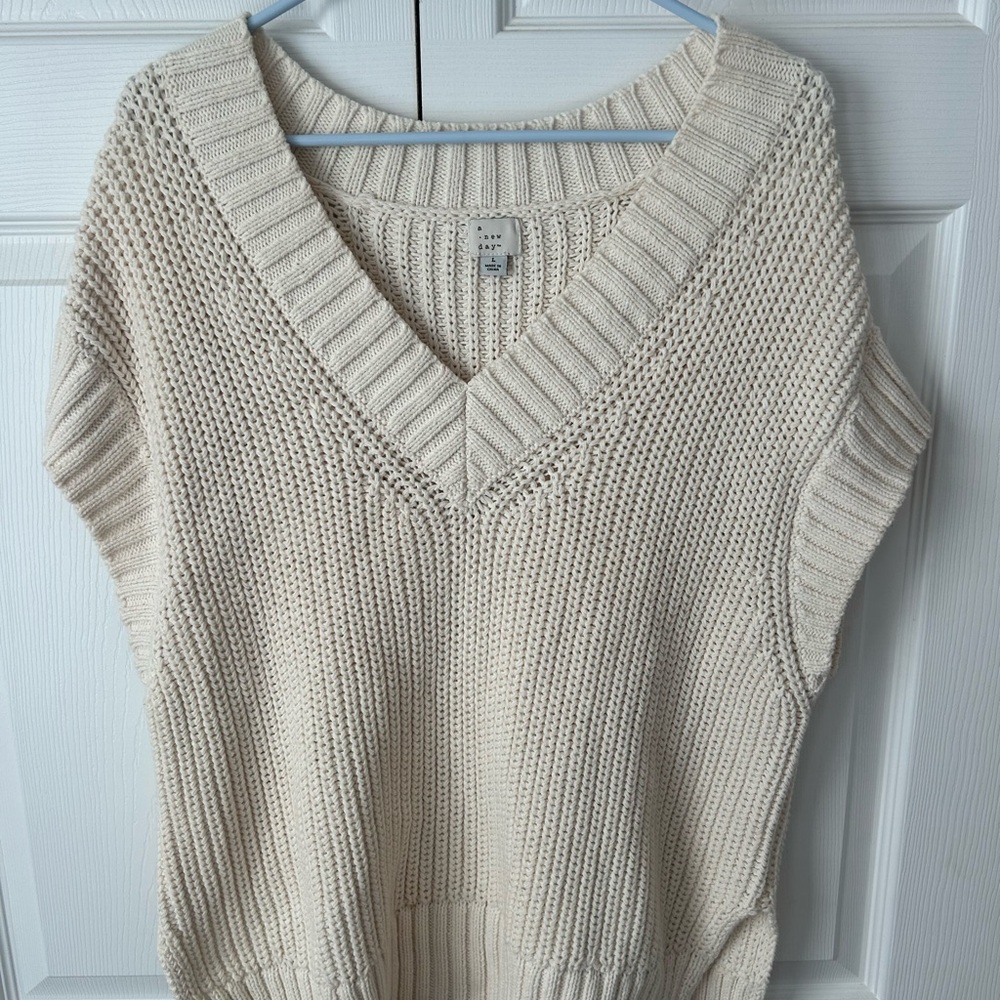 a new day Women's V-Neck Sweater in Cream